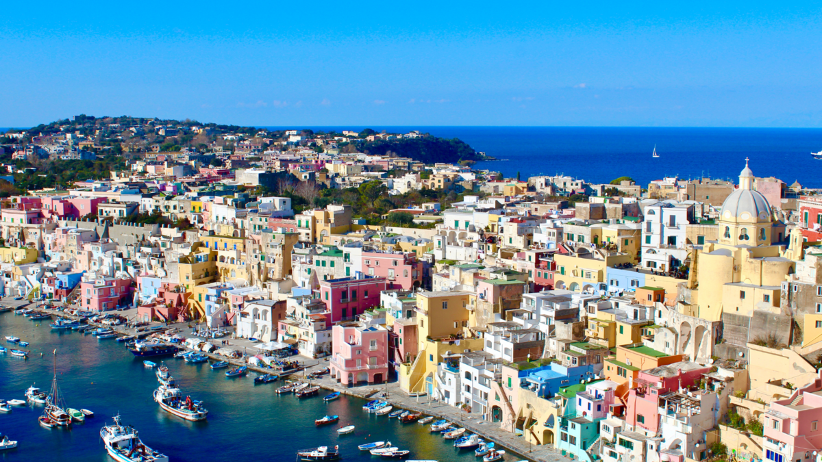 Move to Italian Islands