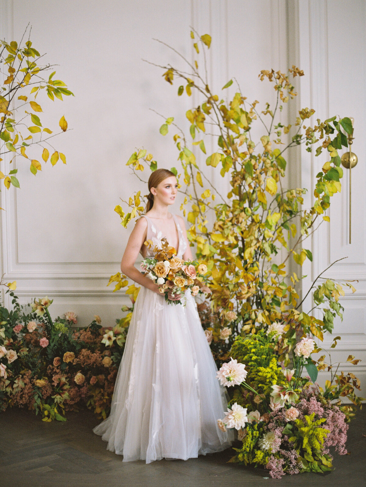 max-owens-design-yellow-wedding-flowers-03-bride-bouquet