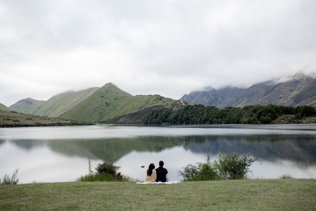 Couplephotoshoot_ohdarlingcreativestudio_Moke_lake_Queenstown24