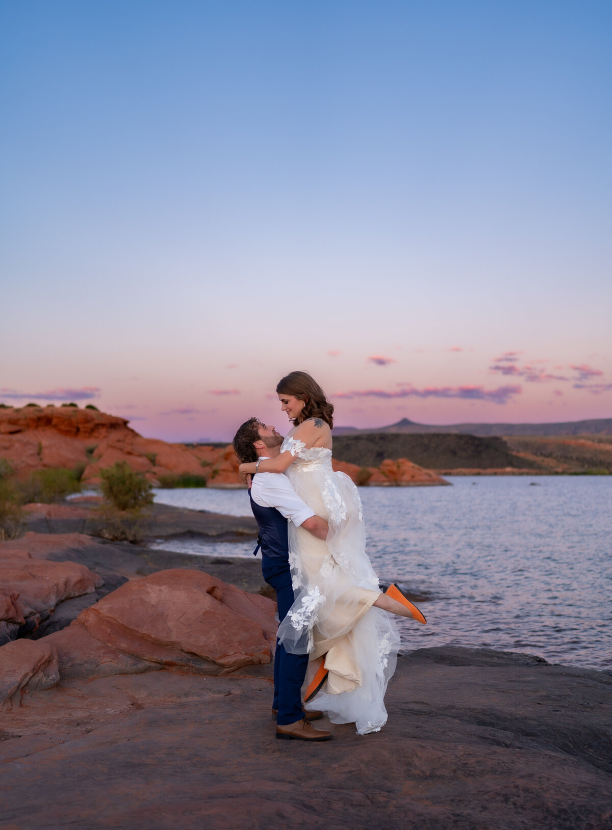 sand-hollow-zion-utah-elopement-02