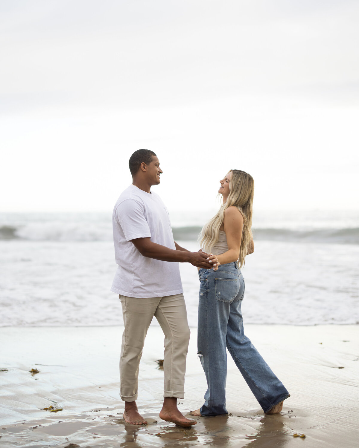 organic laughing maternity photo