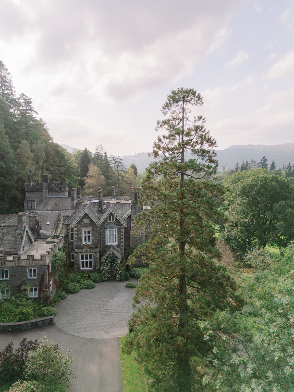 The Forest Sde Hotel wedding florist