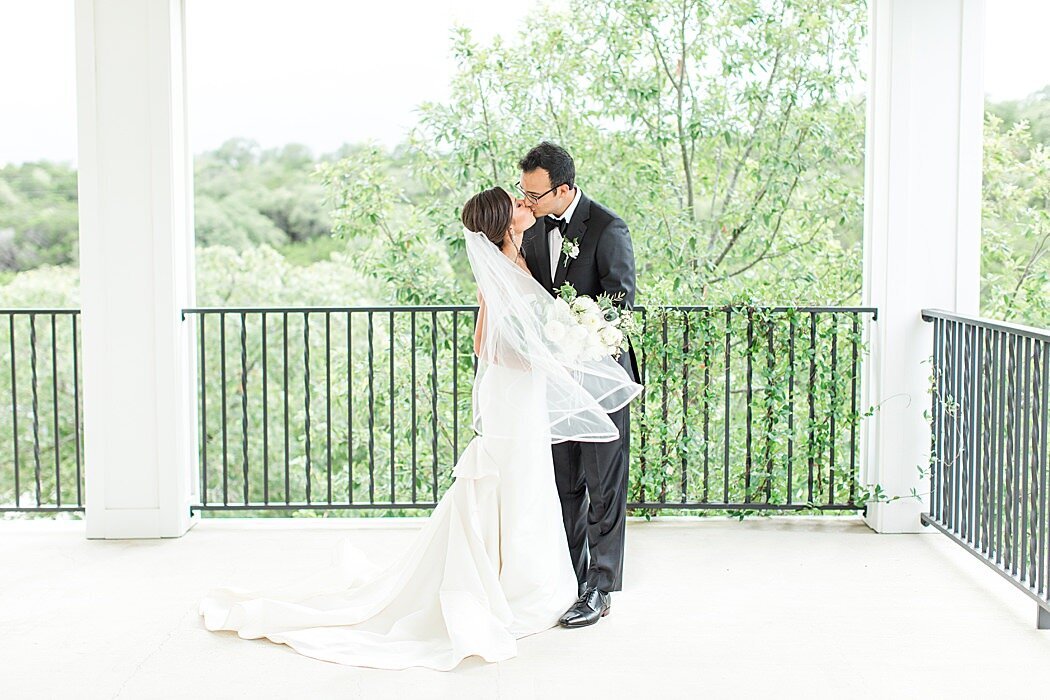 A-Black-and-White-Summer-wedding-at-Kendall-Point-venue-in-Boerne-Texas_0049