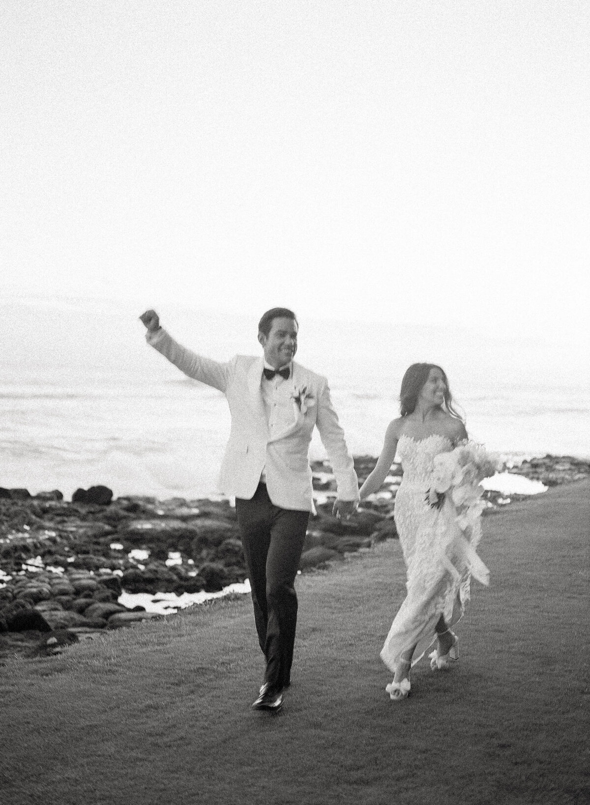 6 - Corinne & Nathan - Beach House Kauai - Kerry Jeanne Photography (51)