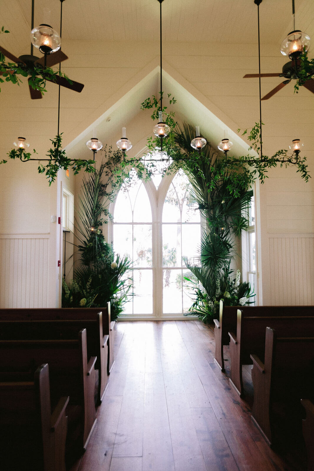 Simple but beautiful wedding altar in Montage at Palmetto Bluff. Destination wedding image by Jenny Fu Studio