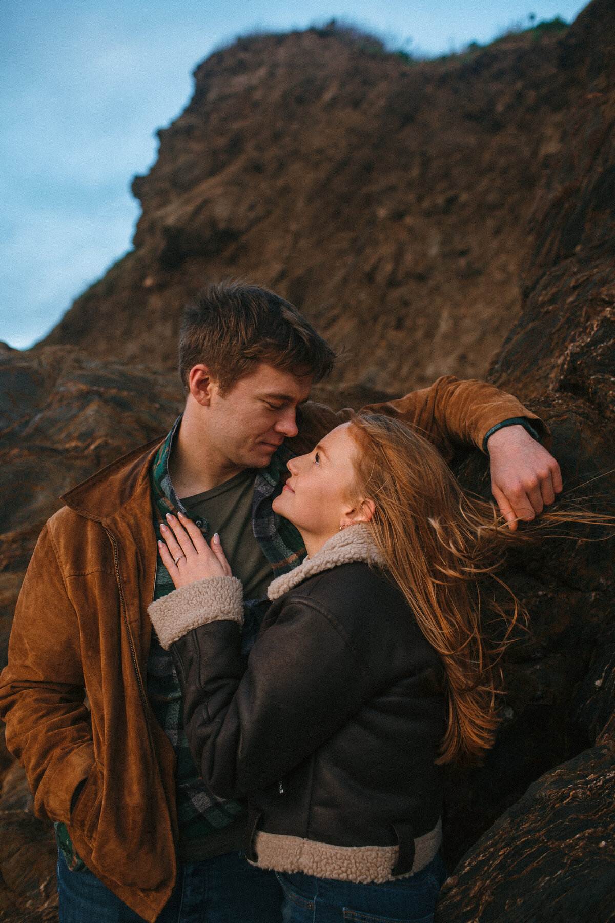 Engagement shoot_couples session_wild winter shoot_Hope Cove_028