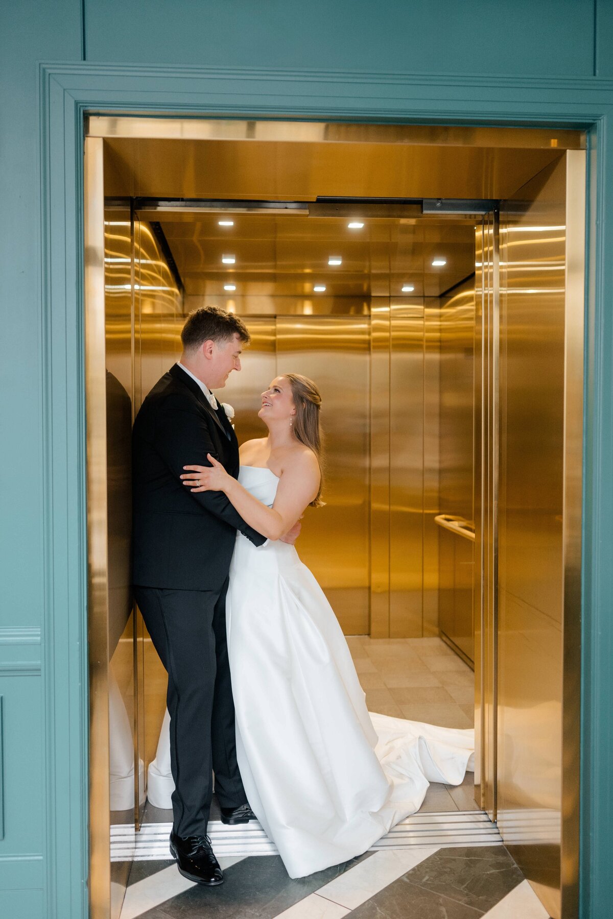 The Cottonwood Hotel Wedding Photos - Anna Brace Photography - Omaha Wedding Photographers-30