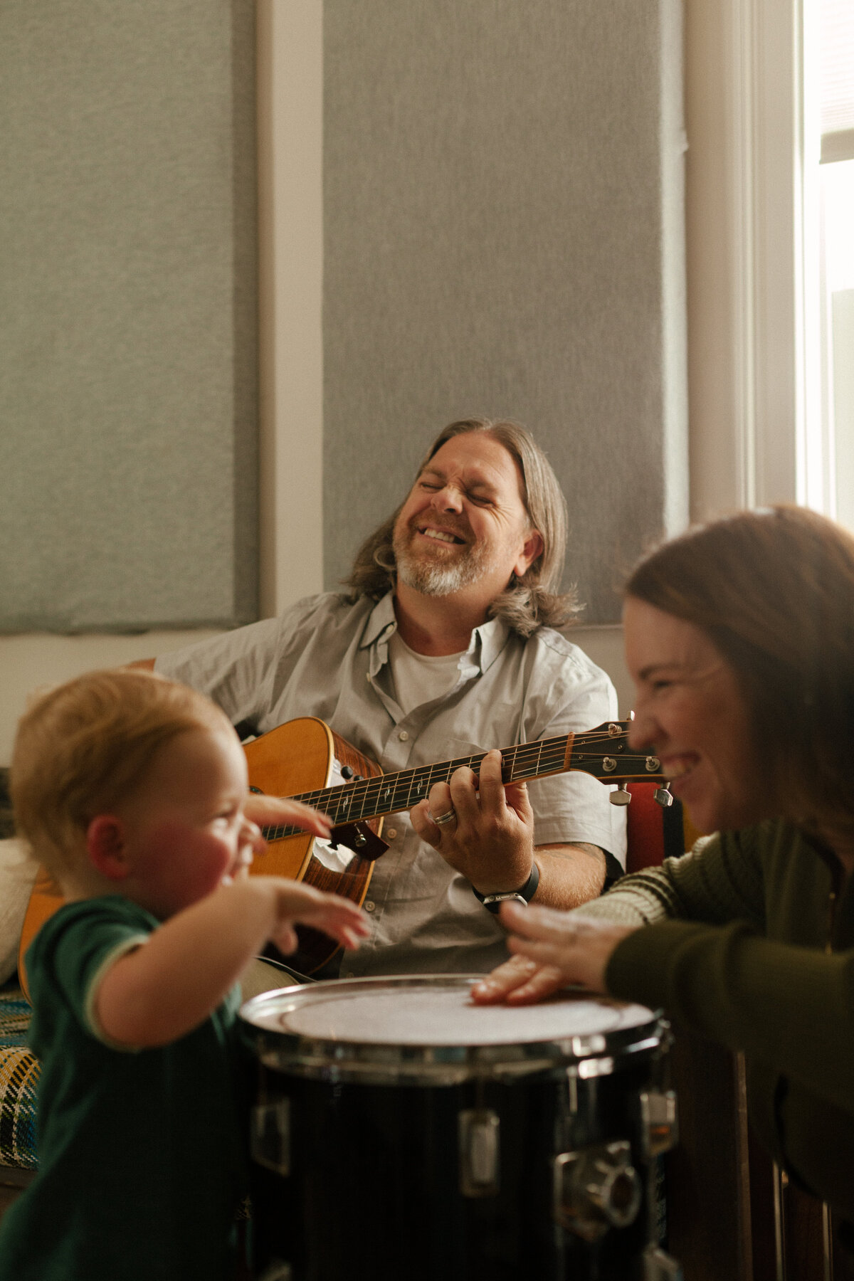 atlanta-lifestyle-family-photographer-in-home-session-adair-park-15