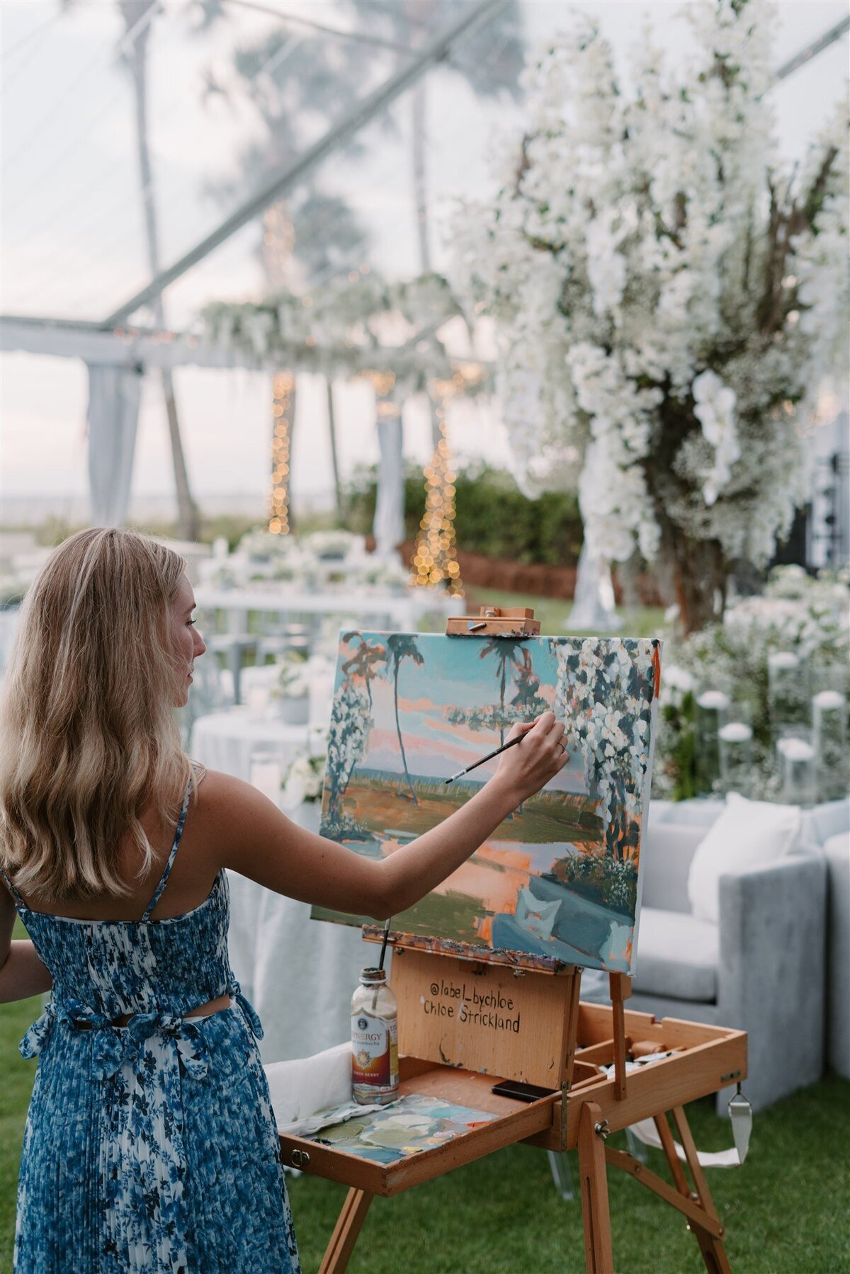live painter at Ocean Forest Club wedding on Sea Island