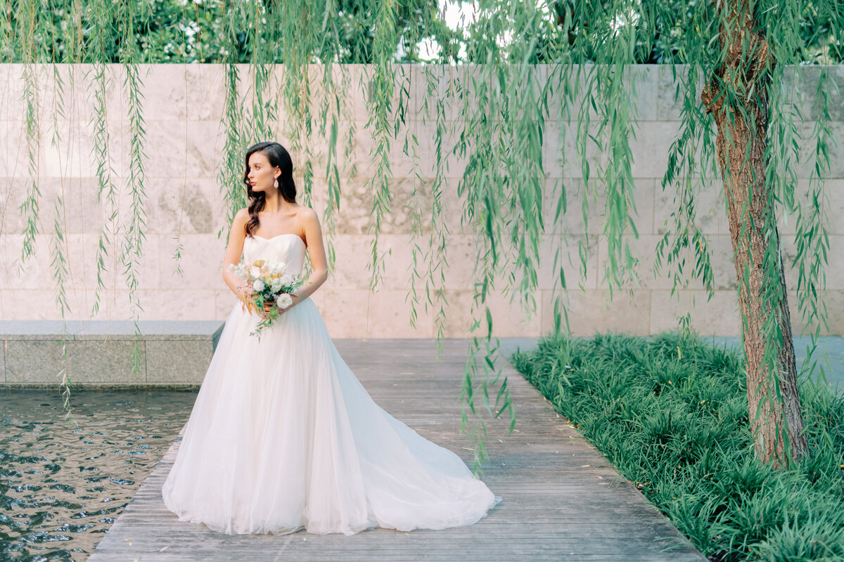 Nasher-Sculpture-Center-Dallas-Texas-DFW-TX-Weddings-Events-Outdoor-Garden-Party-Whimsical-Modern-Art-Museum-Romantic-Fall-Transition-Colors-Spring-Pink-Green-Linear-Ruffles-Turn-The-Paige-Events-Kelsey-LaNae-Photography-0276