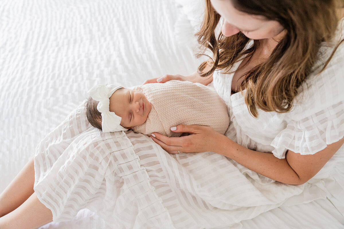 newborn-smiles-colorado-springs-home