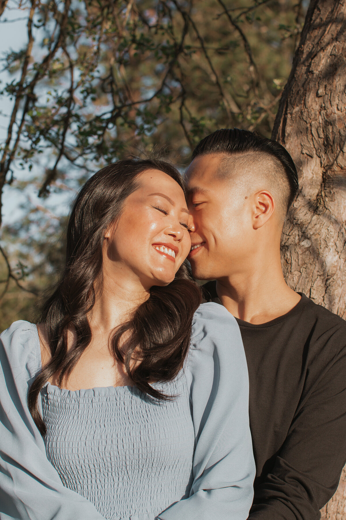 Couples-session-discovery-park-documentary-style-jennifer-moreno-photography-seattle-washington