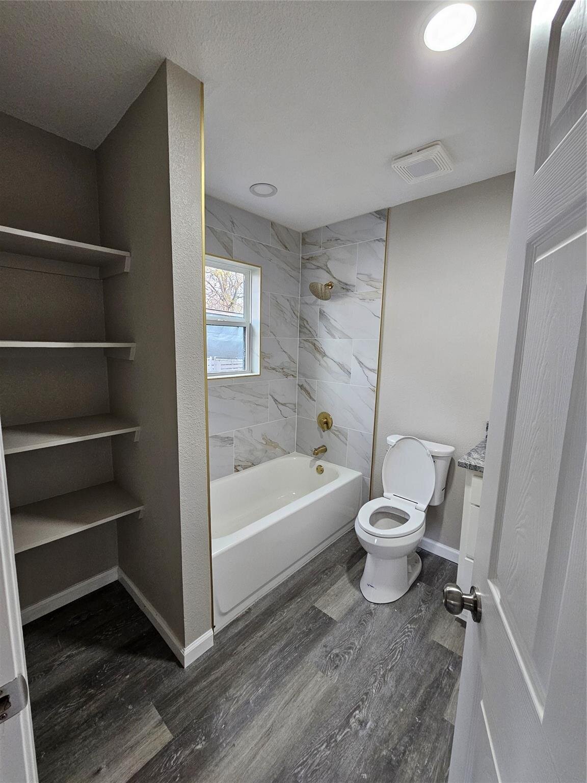 2 bed 1 bath home for sale in Gainesville, Texas Bathroom