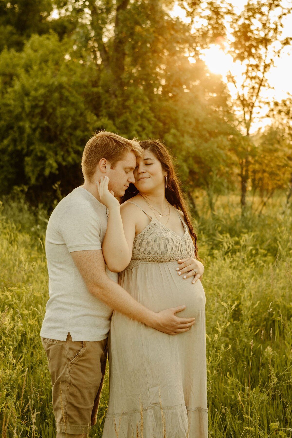 maternity-session-open-field-17