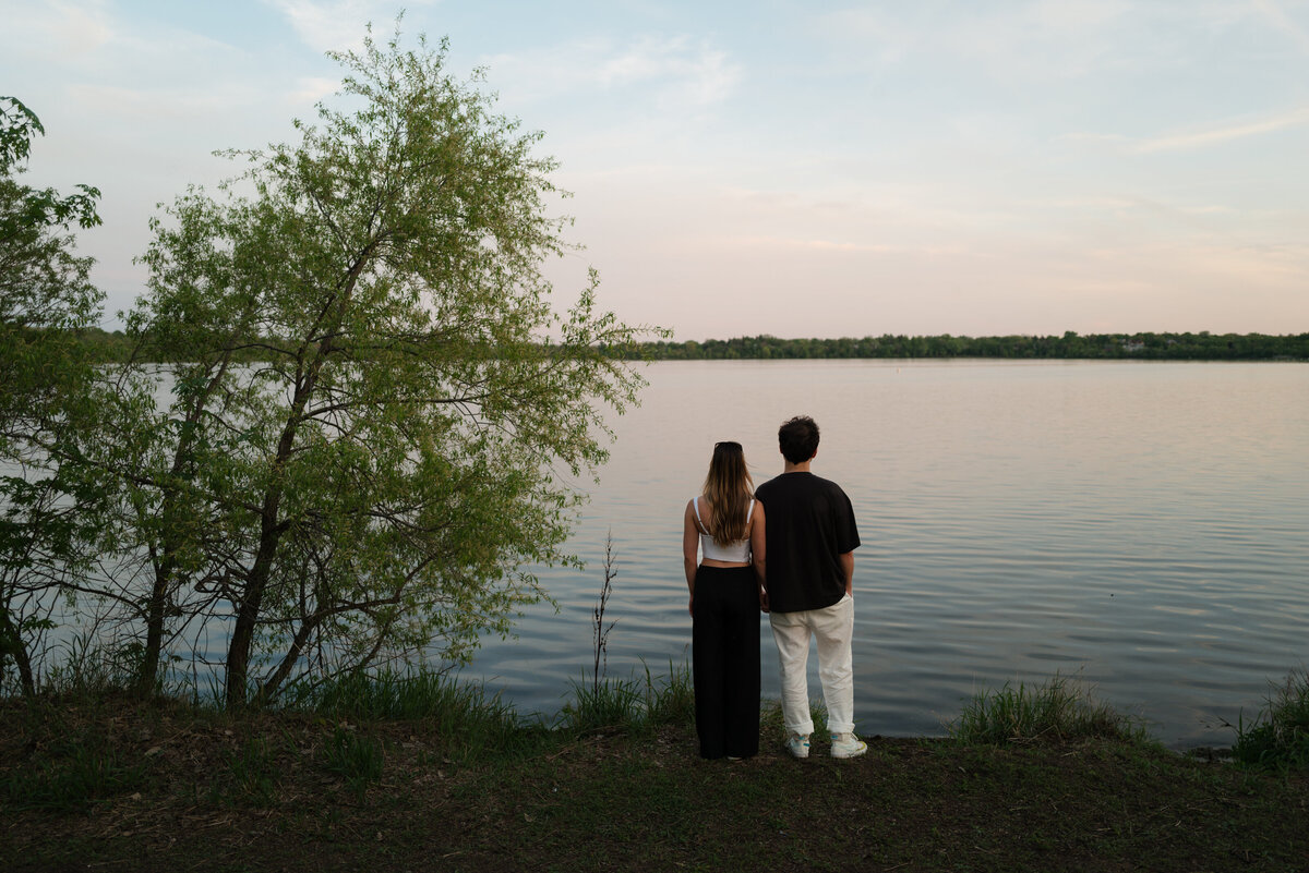 Lyndale-Rose-Garden-engagement-R&K-Will-DeGraw-Clever-Disarray-33