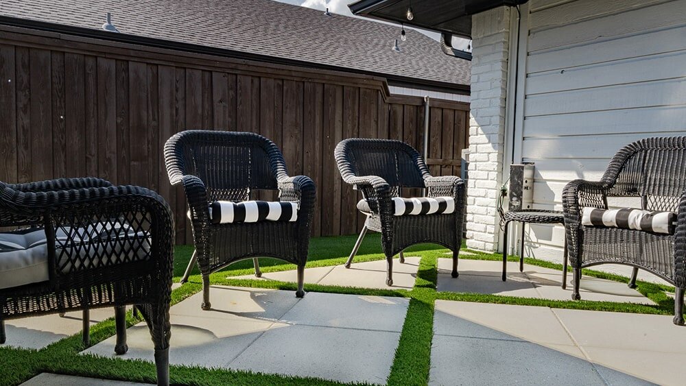 artificial-turf-installation-backyard-dallas-tx
