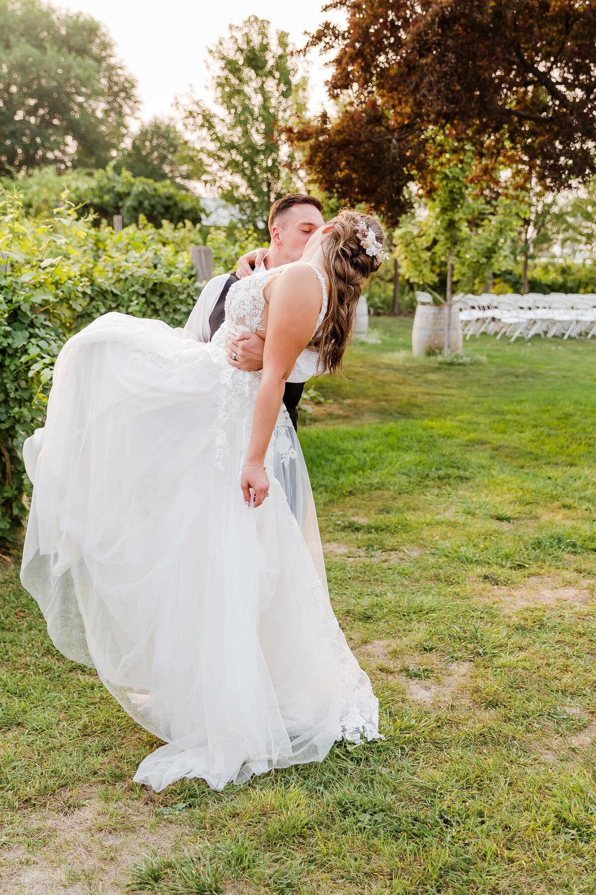 Sandstone-vineyard-wedding- Bride-and-groom