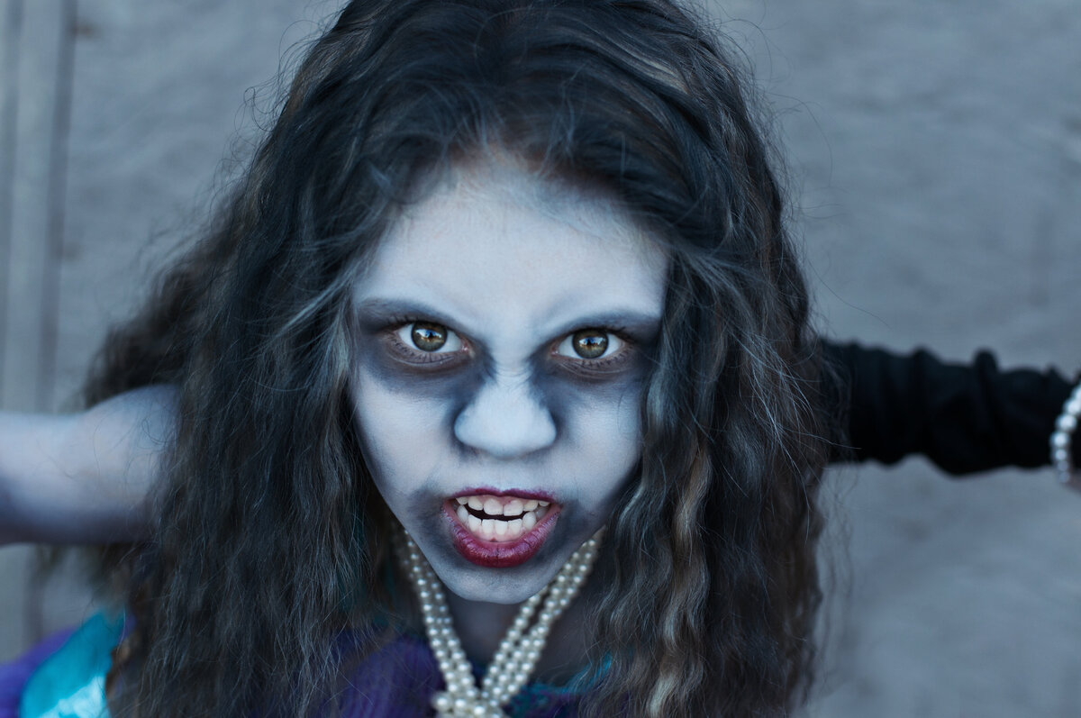 Zombie girl 2