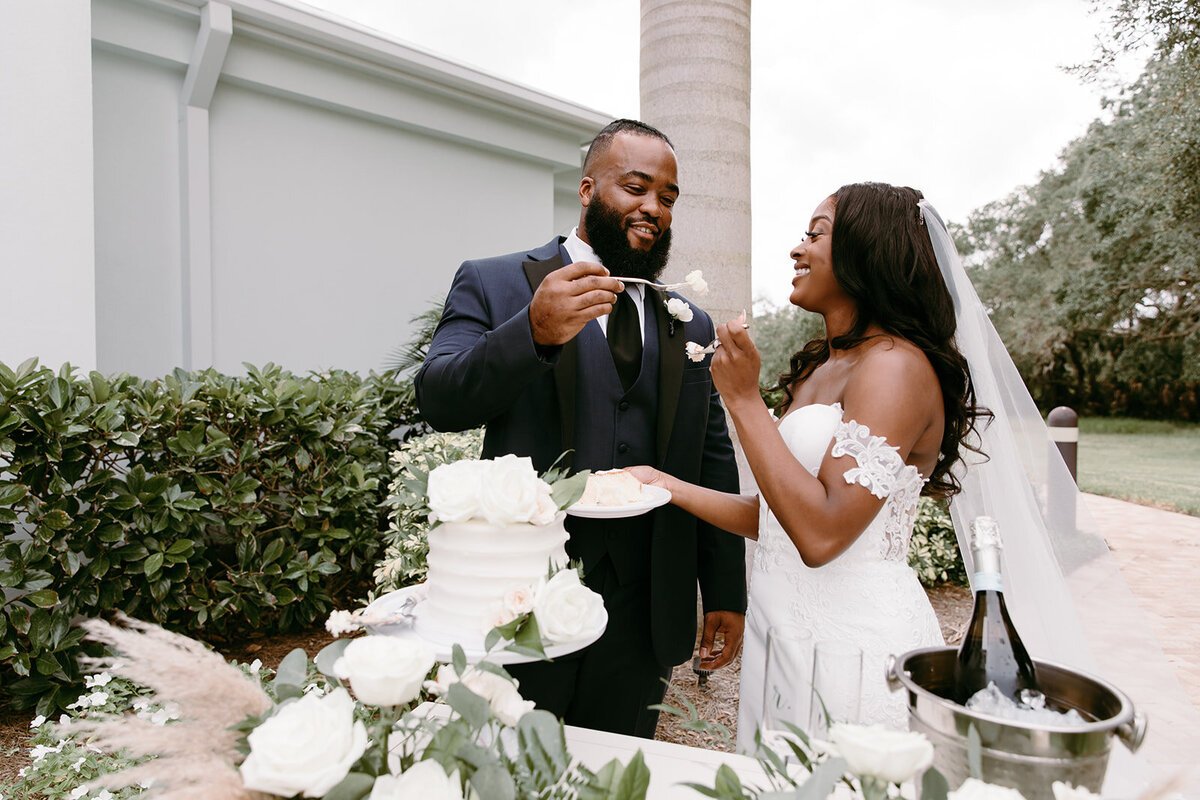 jessica-cruz-photography-harborside-chapel-florida-elopement-chantilly-chic-5