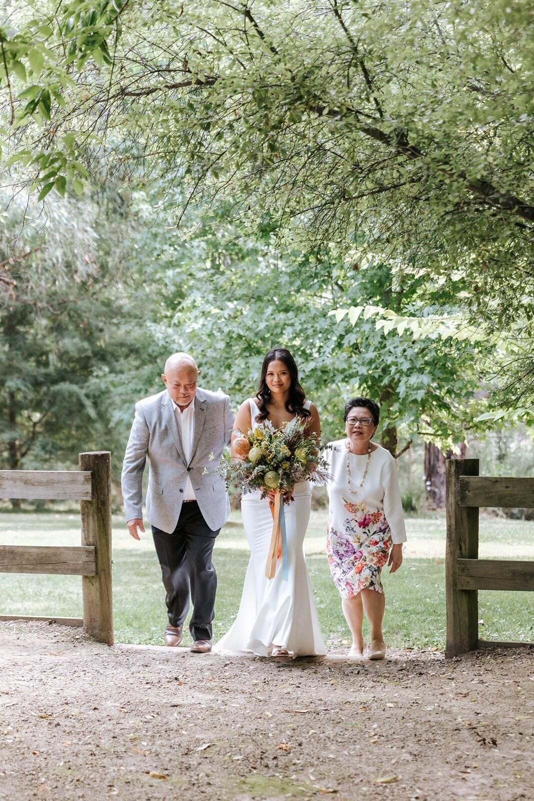 Elope-styled-micro-wedding-melbourne-the-log-cabin-ranch12