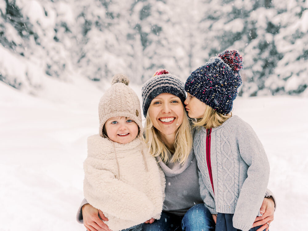 Colorado-Family-Photography-Christmas-Winter-Mountain-Snowy-Photoshoot12