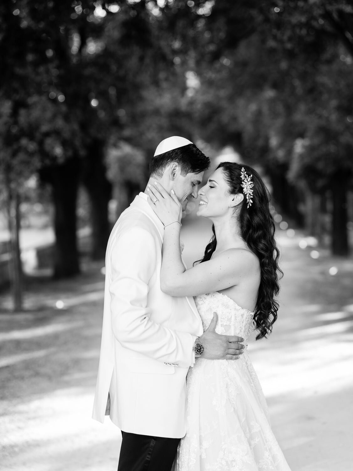 116-Bride-and-Groom-Portraits-at-Villa-Corsini-Italy
