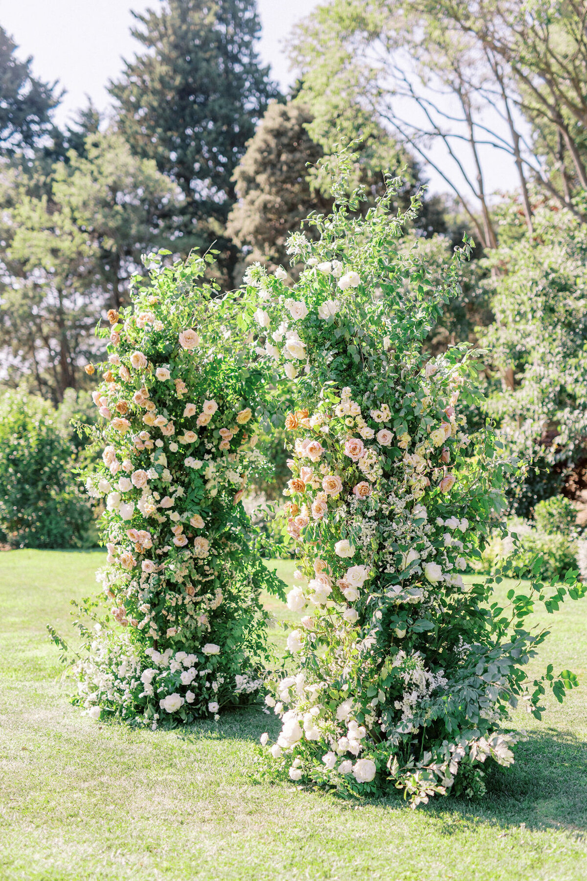Maïlys Fortune Photography Husband Wife Wedding Weddings Photography France Switzerland Italy Timeless Dreamy Imagery Bilingual French English Destination Weddings Destination Wedding Provence French Riviera Paris Lake Como Tuscany56