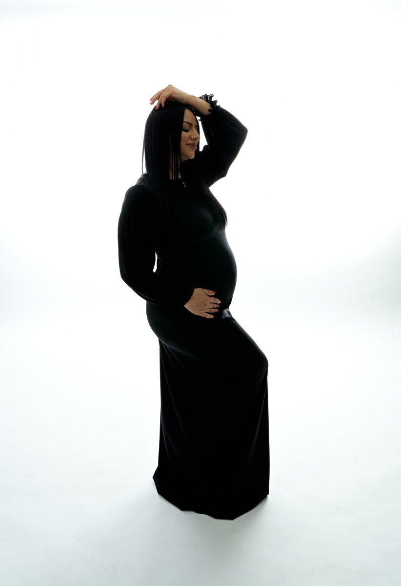 Full length high key maternity session by E. Benecki Photography