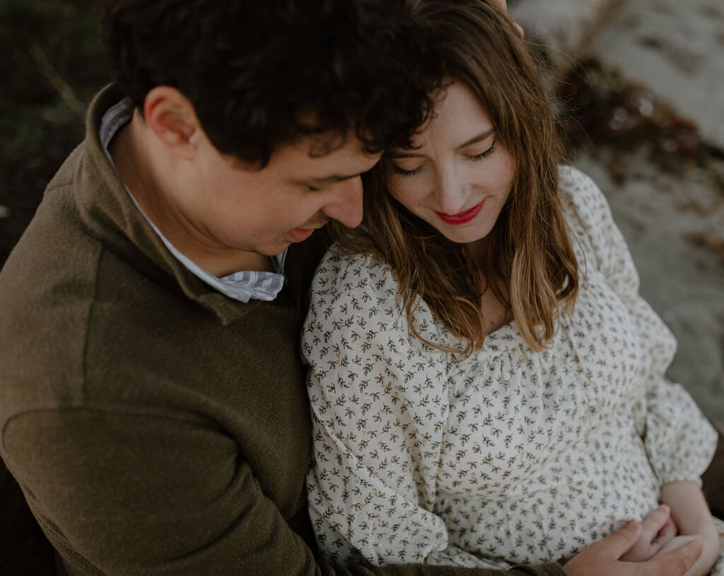 TayMariePhotoKatie+SteveMaternity-RathtrevorBeachParksville-59