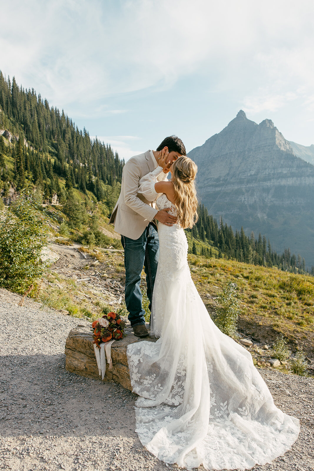 presley-gray-photo-glacier-national-park-elopement-0083