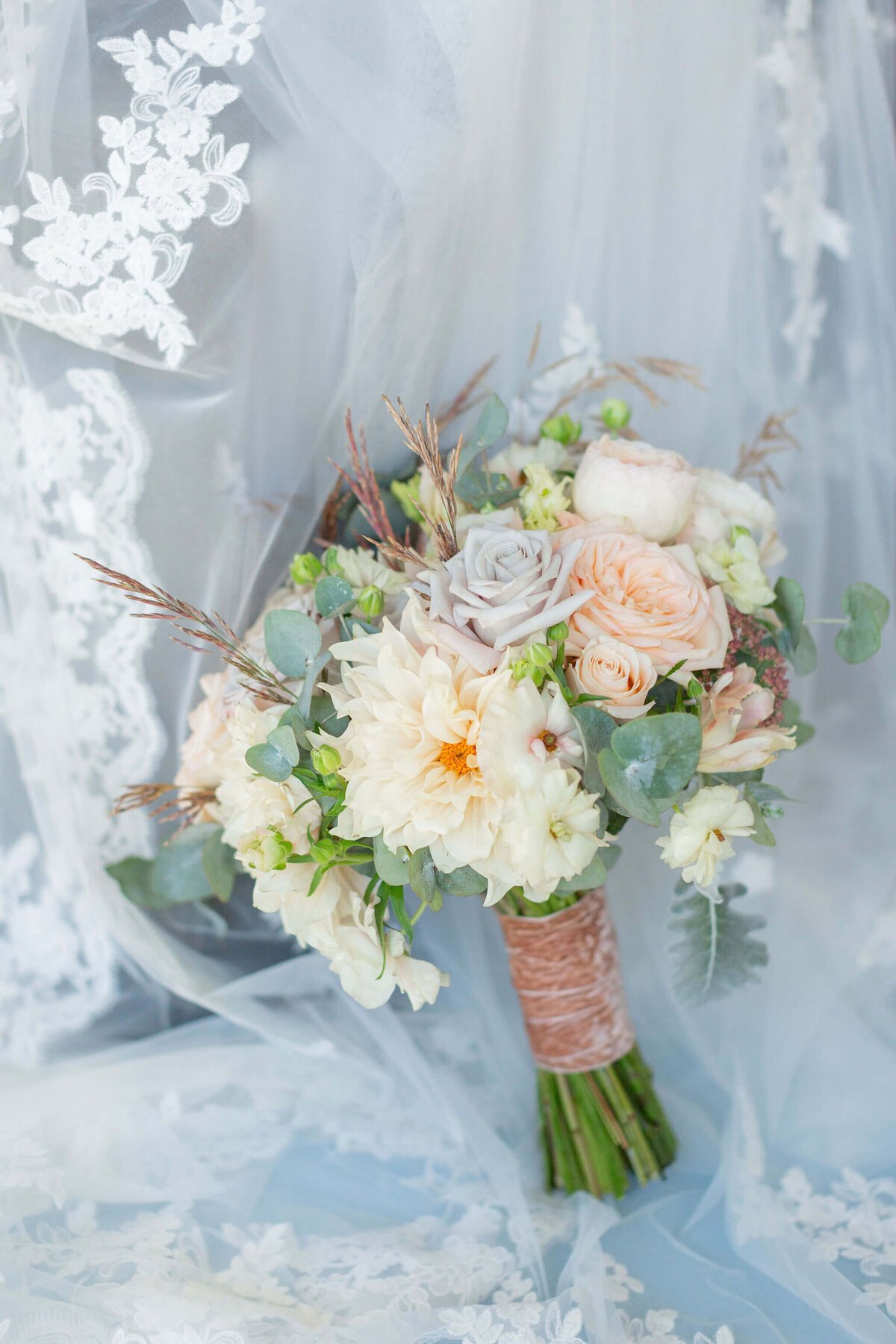 aspen-wedding-bridal-bouquet-aspen-branch