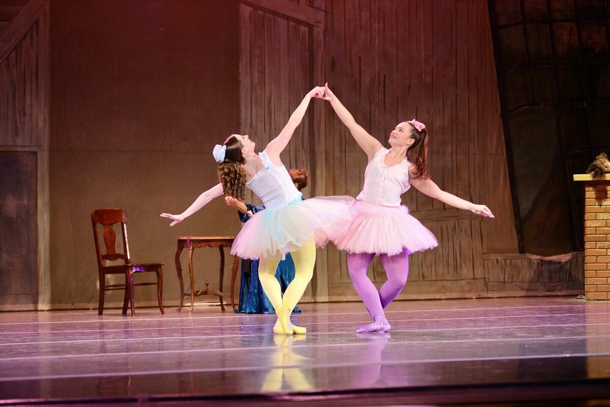 Cinderella Step Sisters Aurinko_Ballet