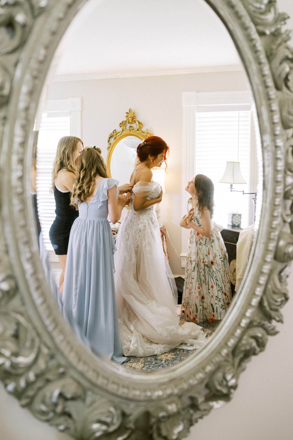 bride-getting-ready-with-daughters