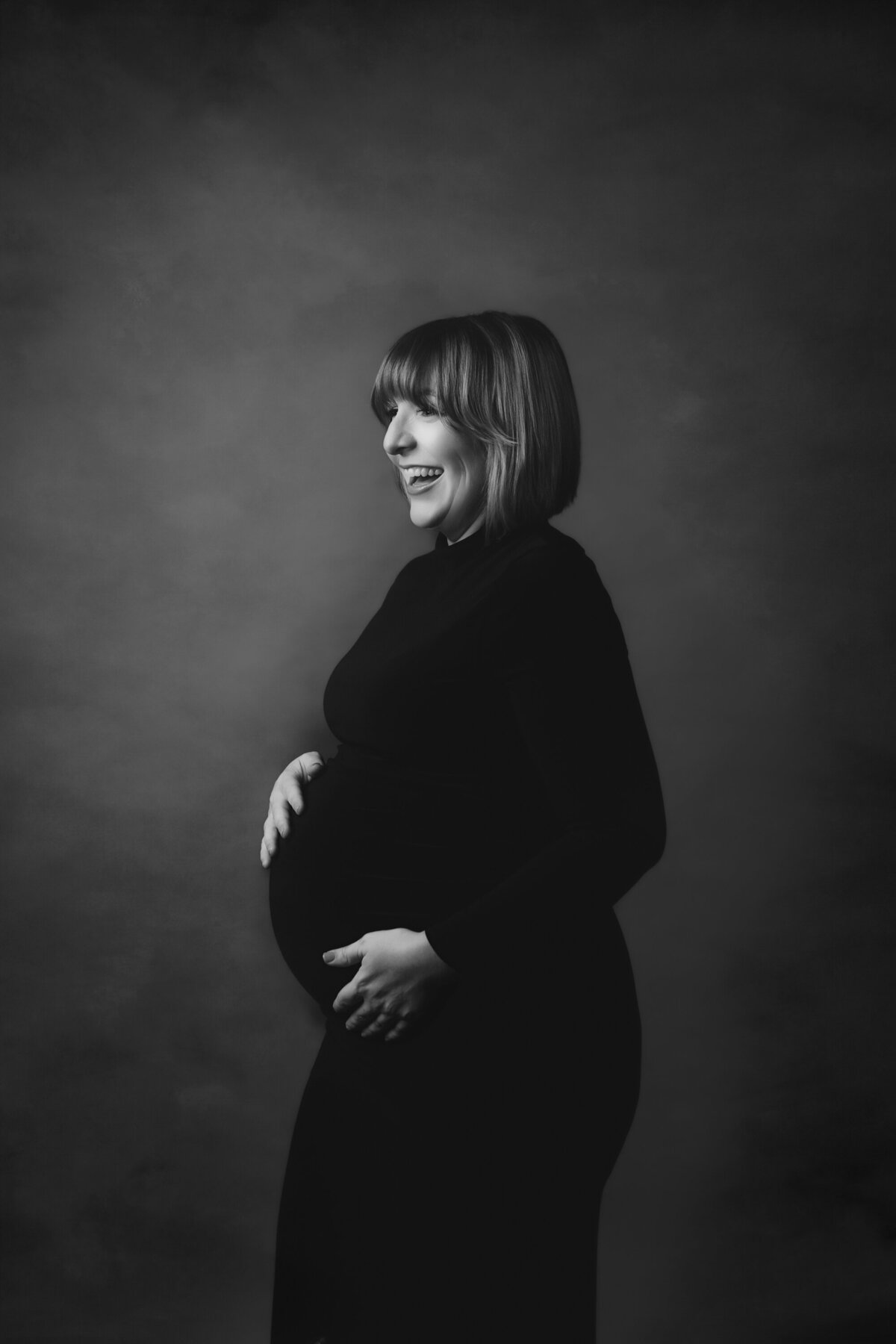 MiniAnnaPhotography2023-Jenna-Maternity-1365editsrgb-evsrgb-bw3000