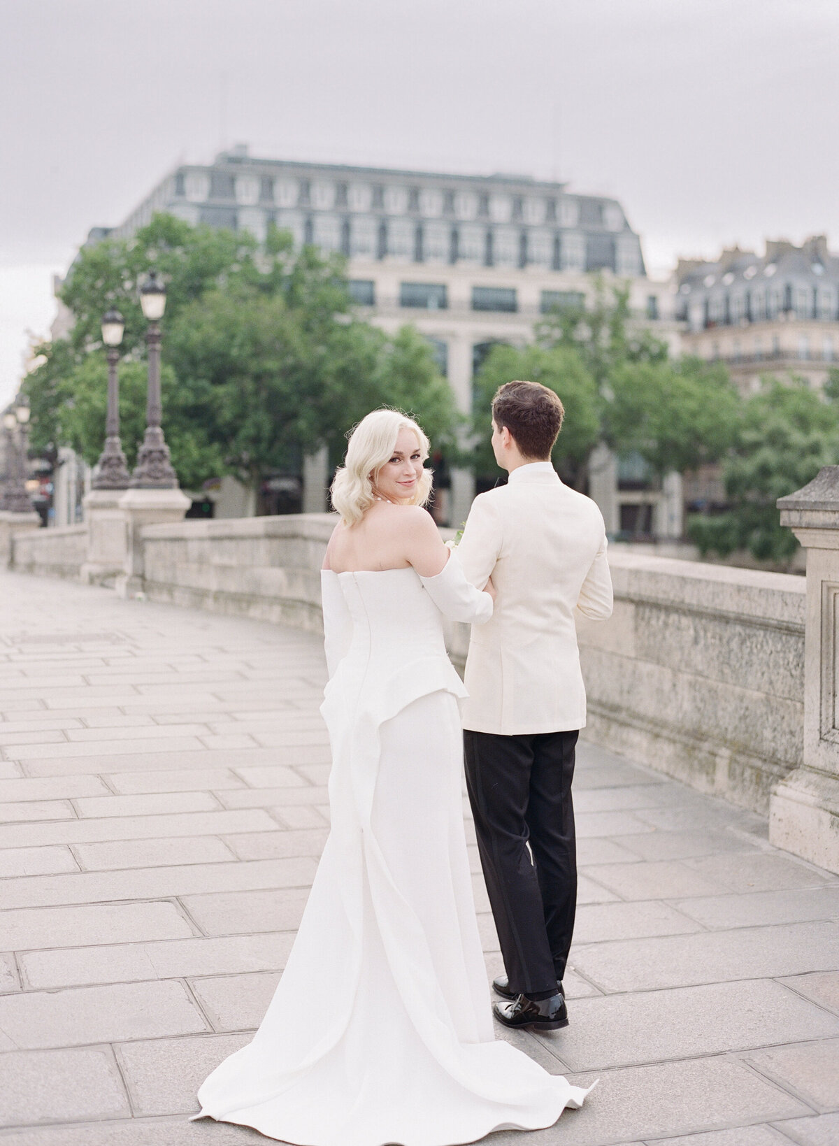 Jennifer Fox Weddings English speaking wedding planning & design agency in France crafting refined and bespoke weddings and celebrations Provence, Paris and destination Laurel-Chris-Chateau-de-Champlatreaux-Molly-Carr-Photography-5
