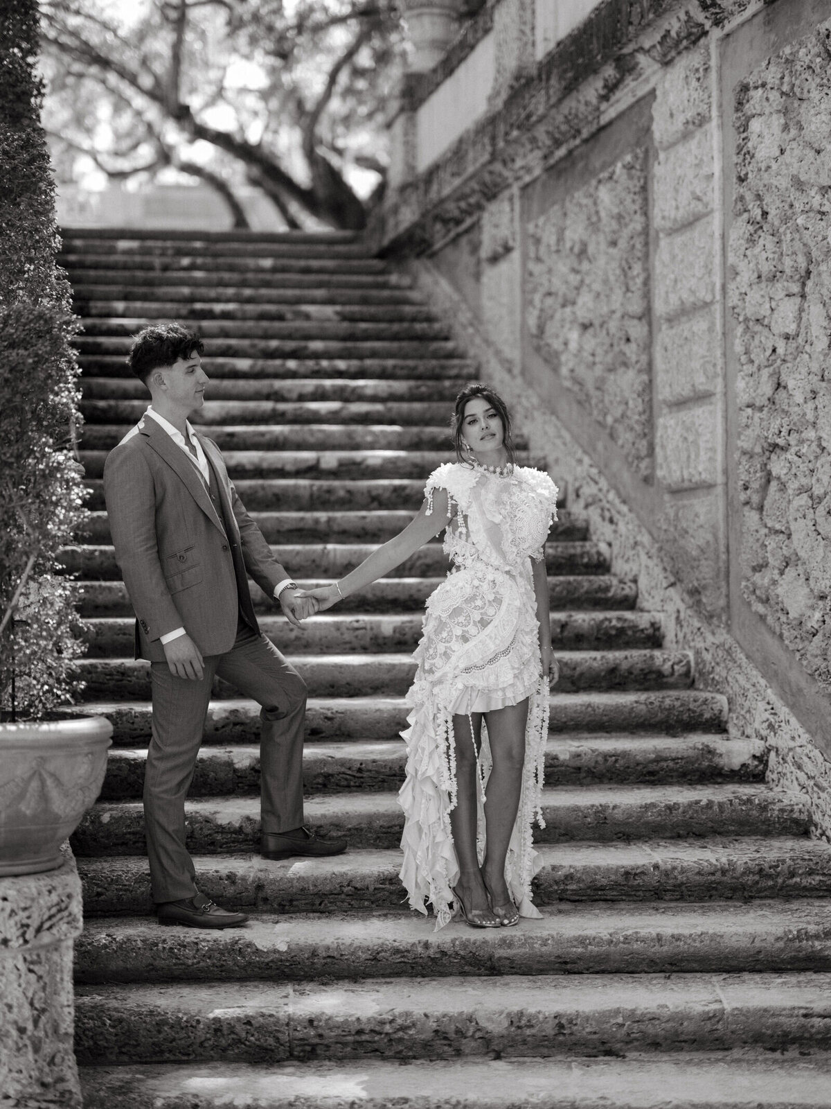 vizcaya-engagement-couple-posing-on-steps