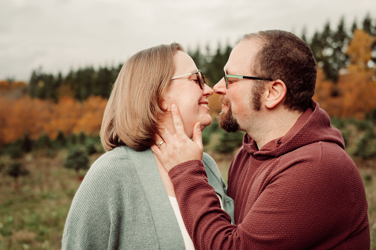 Portland-Christmas-Tree-Farm-Mini-Sessions-084