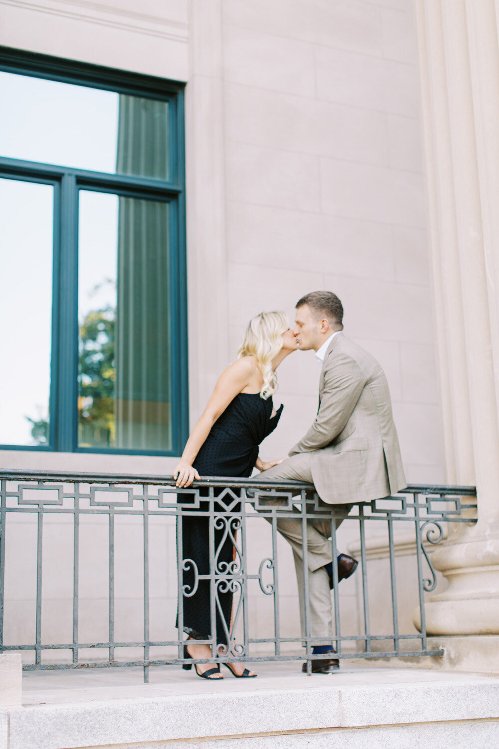 old-courthouse-charlotte-north-carolina-engagement-session