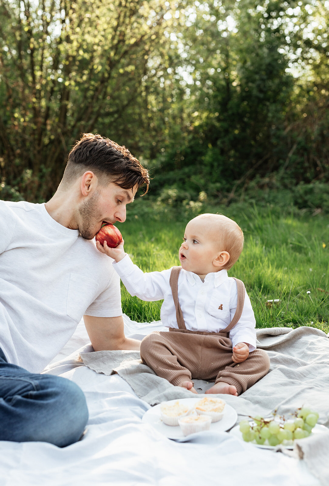 dad-baby-picture-nature