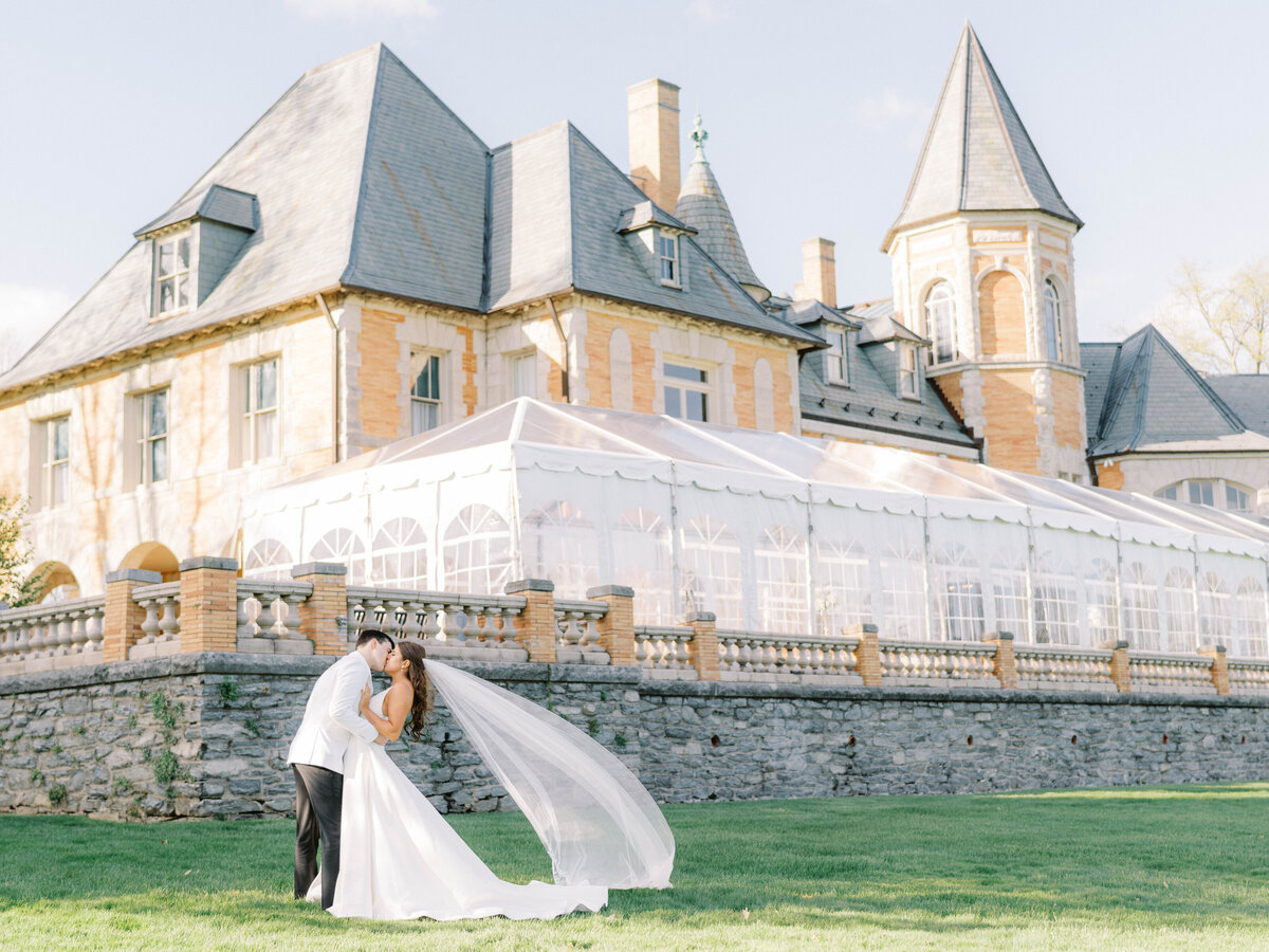 cairnwood-estate-spring-wedding-philadelphia-photographer-Bride-Groom_050