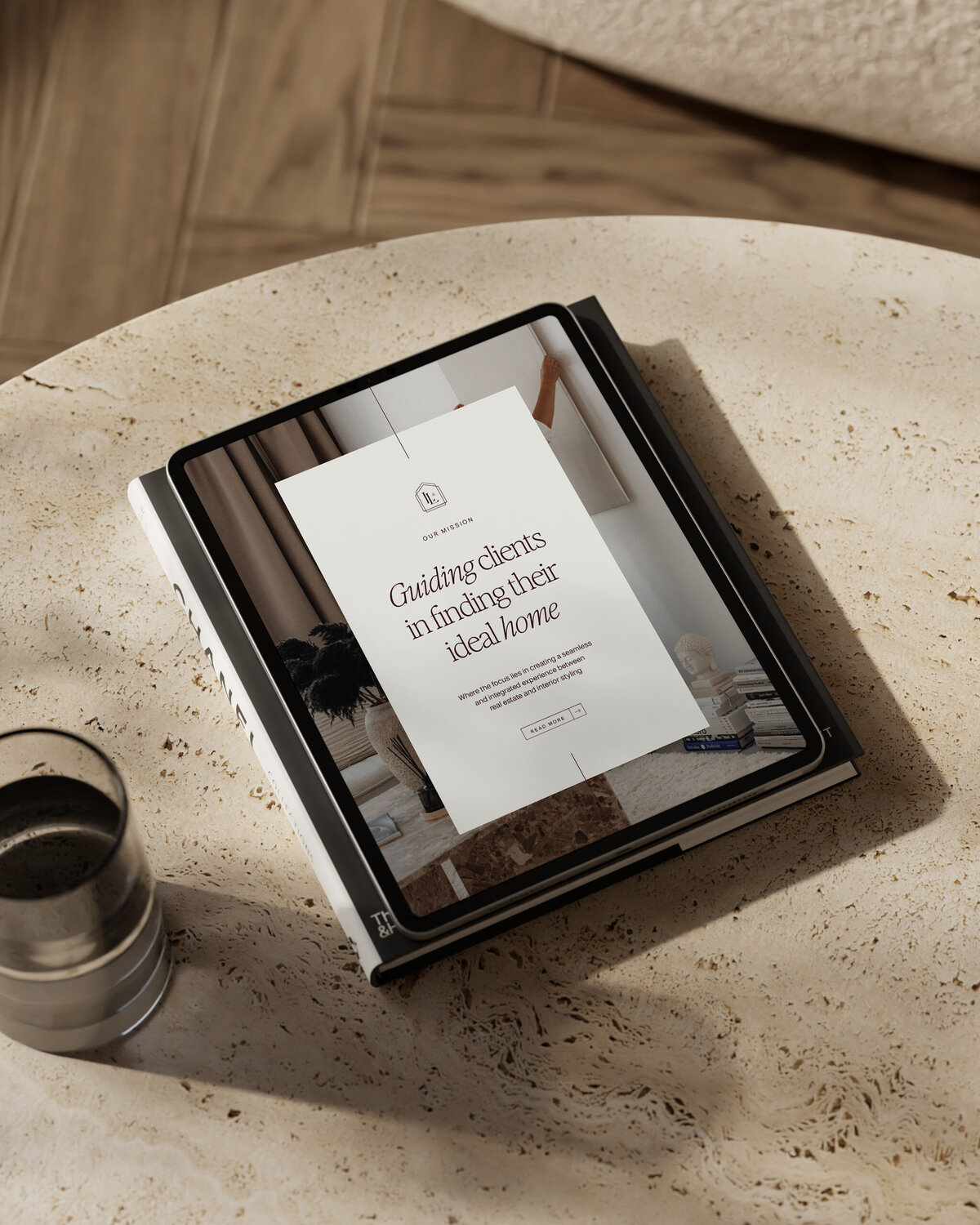 Missiepagina op tablet – Jouw ideale woning vinden met Listing & Living