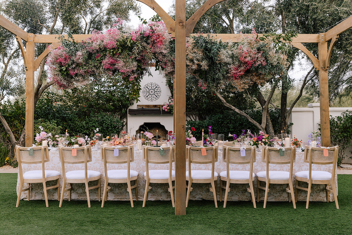 arizona-wildflower-wedding-table-setting