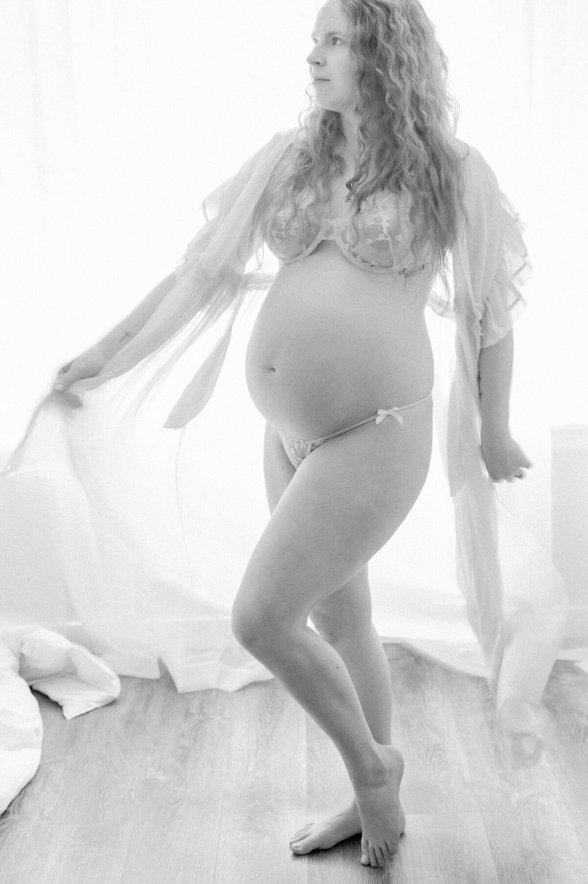 intimate-maternity-boudoir-session-104