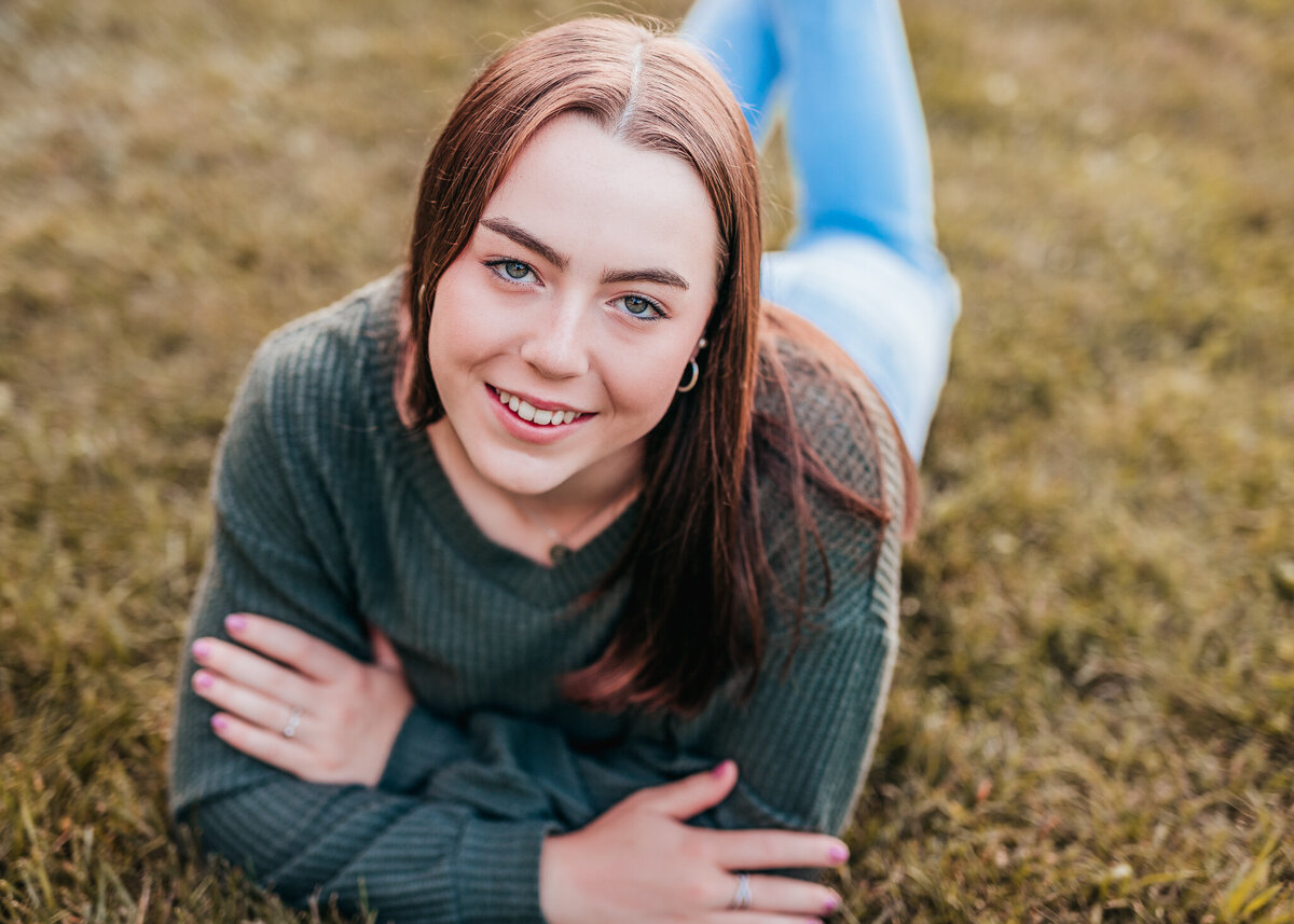 high school senior portrait at audubon Center in concord NH by lisa smith photography