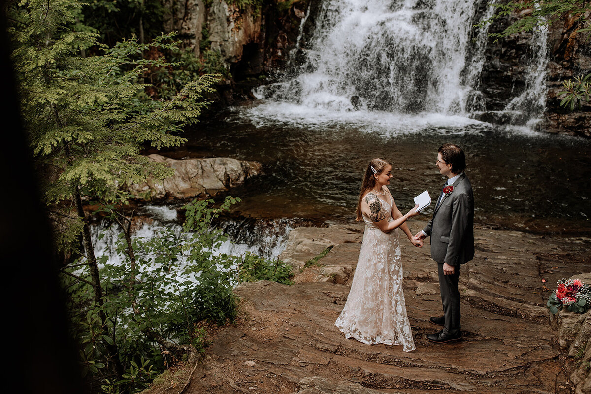 woodsy-waterfall-elopement