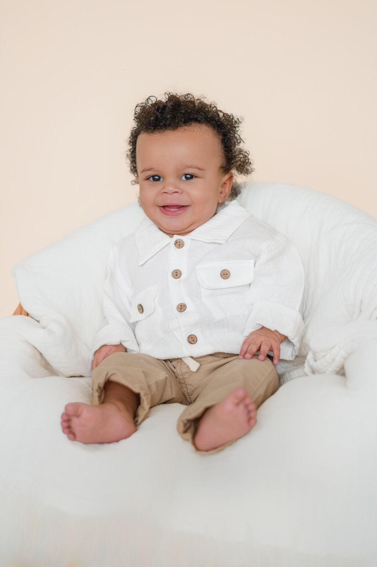 neutral-baby-studio-photo-pennsylvania-photography