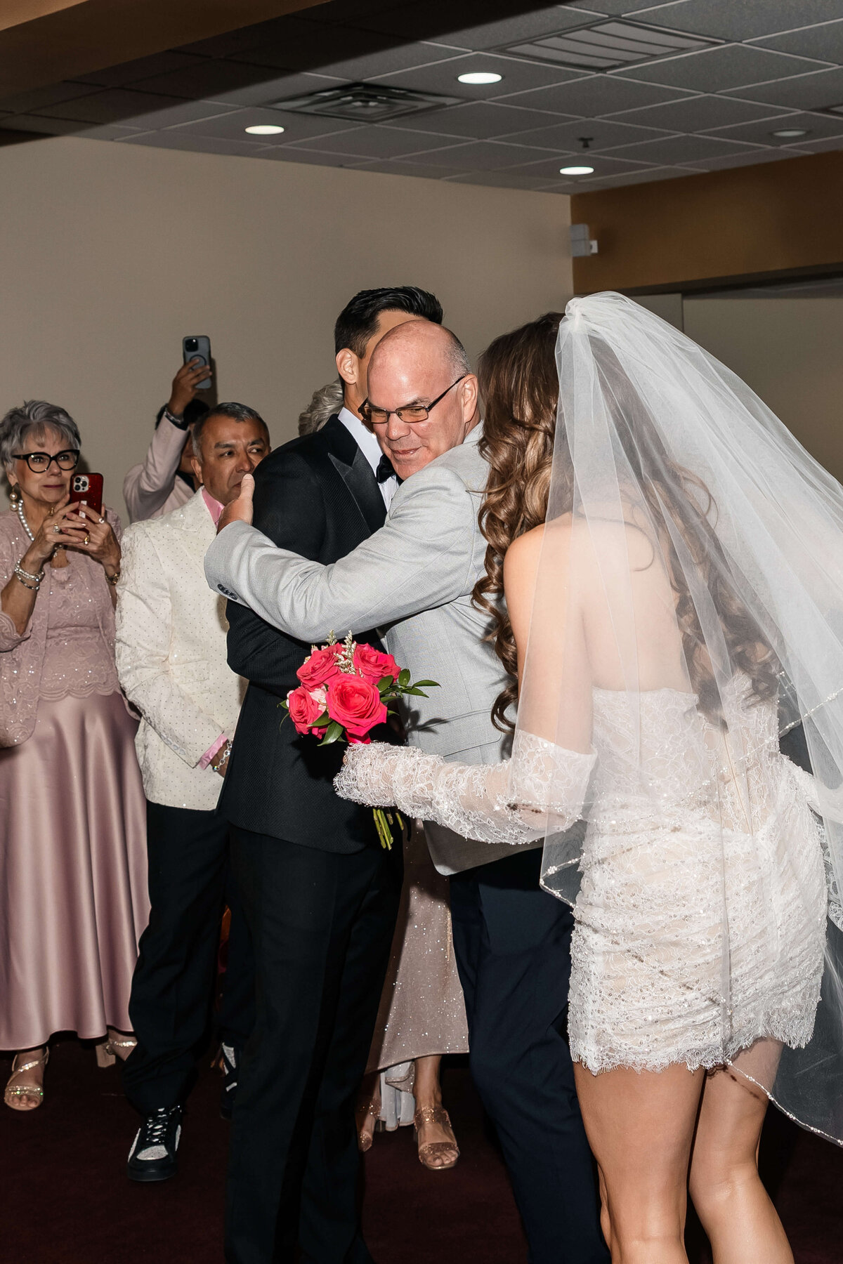 56riskyexposure_alexis-tyler_las-vegas-elopement-photography