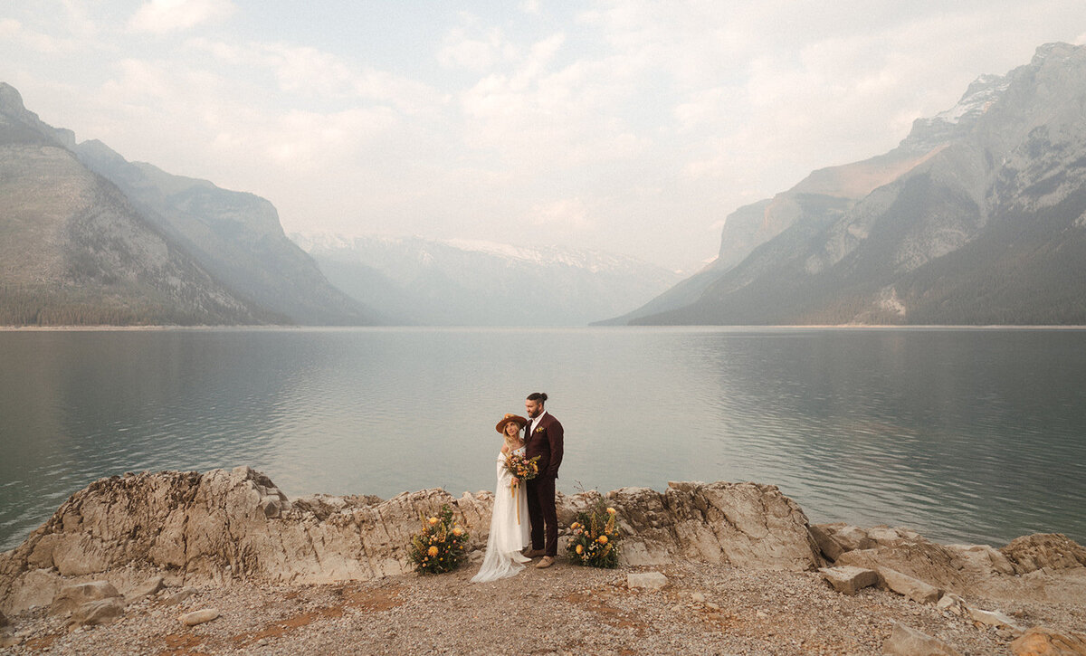 banff-elopement-wedding-photographer-lake-louise-alberta-taylor-dawning-photography-144