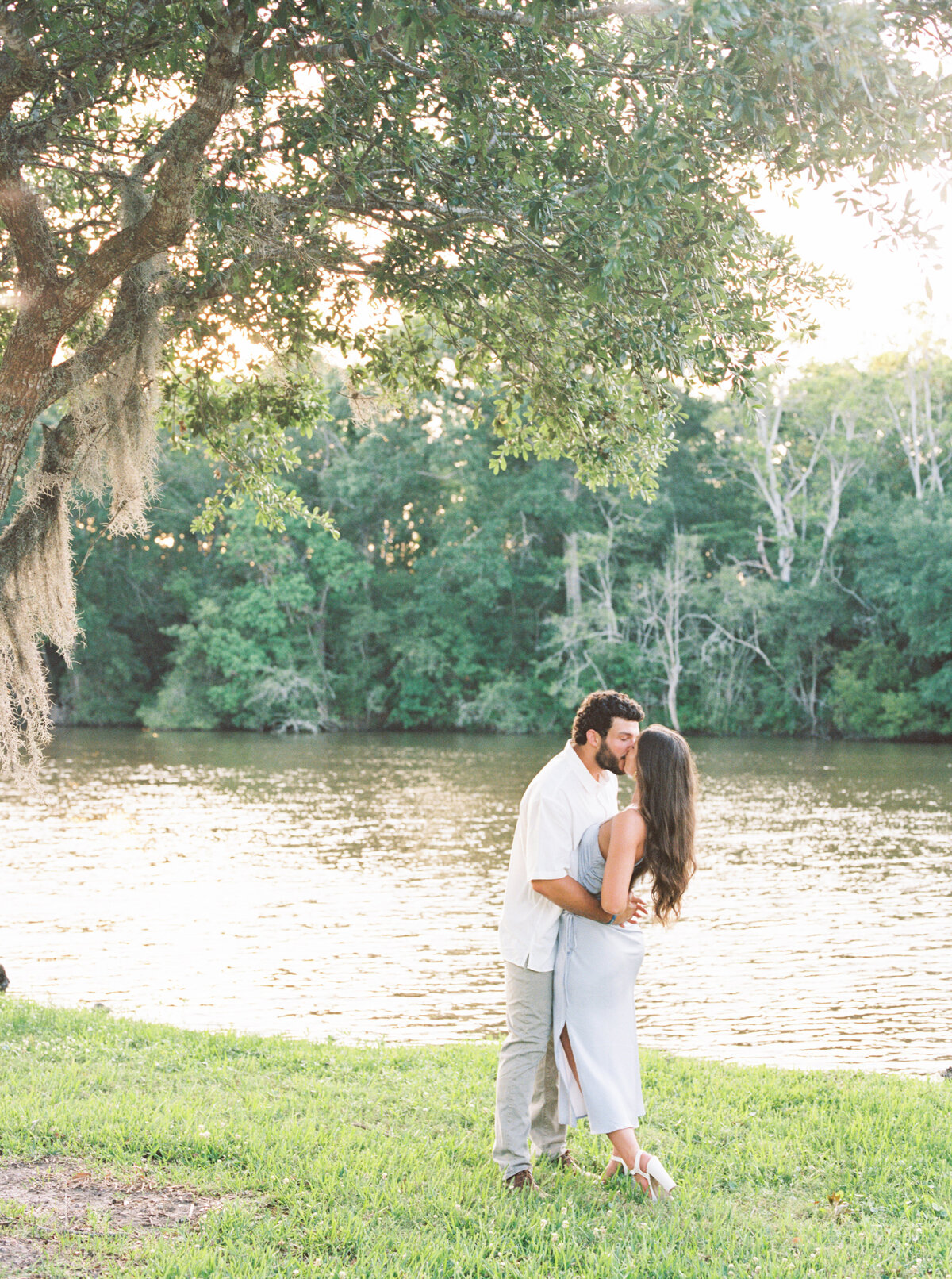 Elizabeth Watts Photography Alabama Mississippi Louisiana Wedding Engagement Lifestyle Portrait Photographer Light Airy Film Fine Art Romantic Luxury12