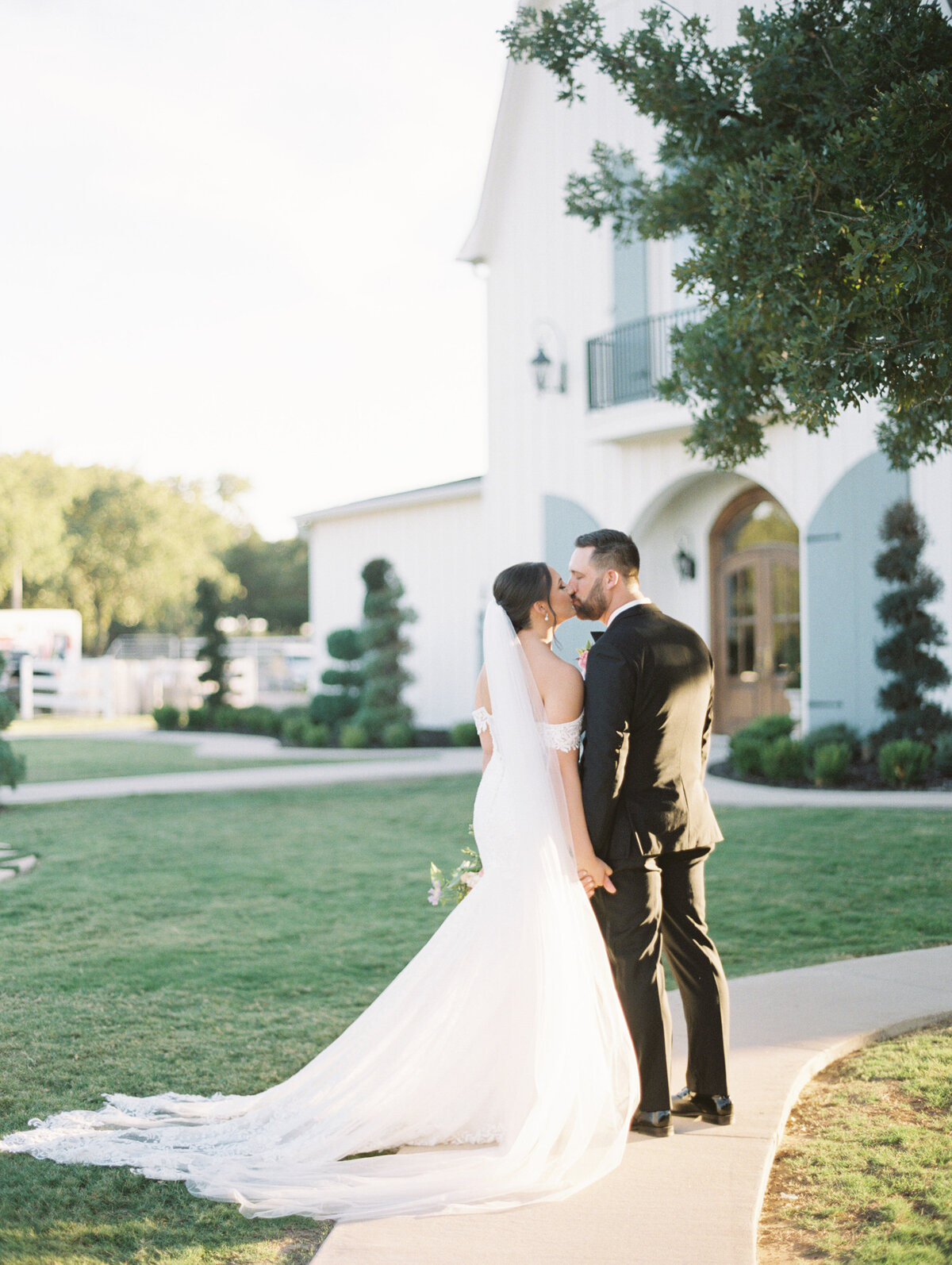 bride-and-groom-portraits-north-texas-the-french-farmhouse-wedding-6